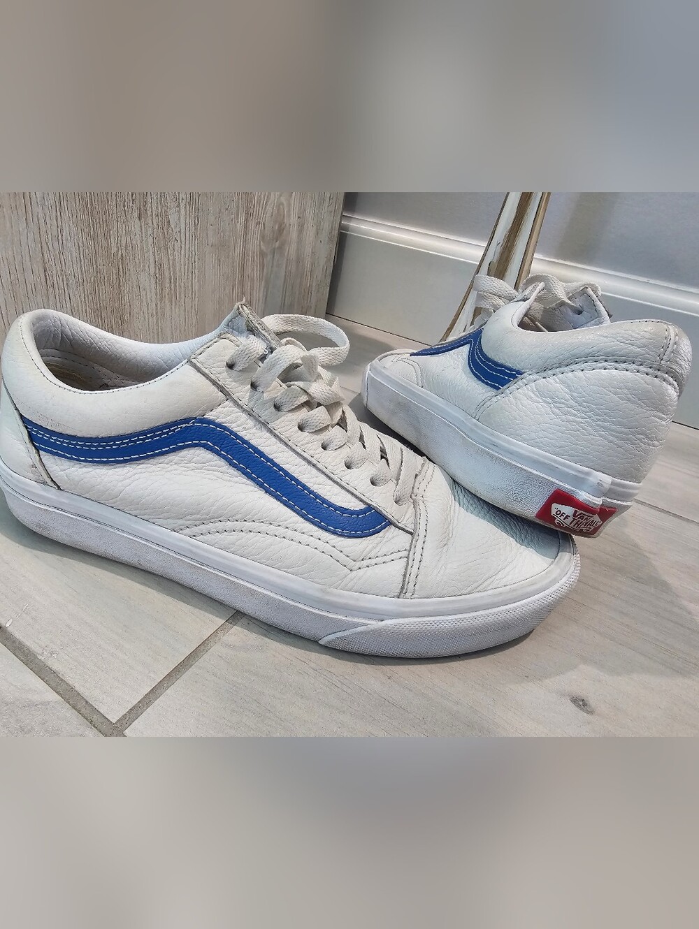 Vans Old Skool Womens White Leather Lace Up Sneakers Size 8